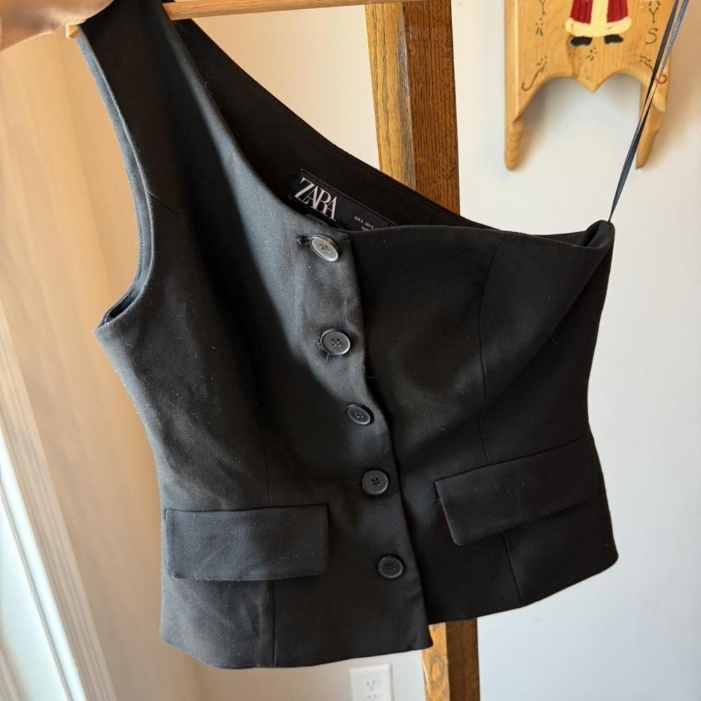ZARA Black Top with Branded Neck Label - Picture 2 of 4